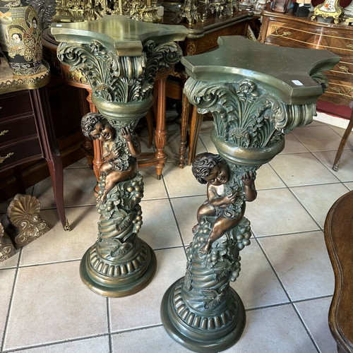 Pair of flower stands made of paste, used, excellent condition