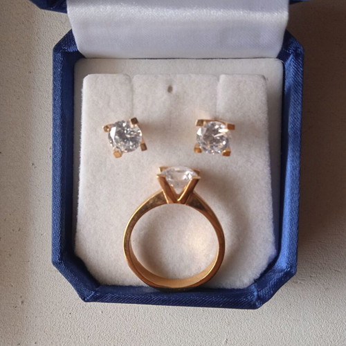 Jewelry set ring and earrings gold color with zircon like new