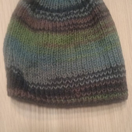 Winter hats and knit caps like new, multicolored