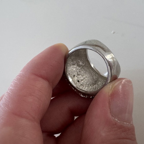 Ring with rhinestones and leaf design silver color like new