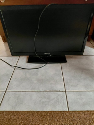 Crown TV 24 inches used with Scart, VGA, HDMI 1