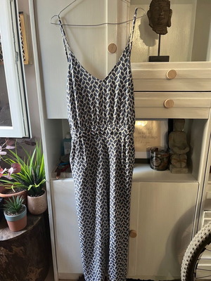 One-piece jumpsuit like new, size S-M with adjustable straps