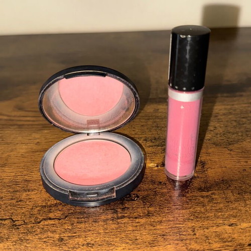 Dust + Cream set 2 products like new, liquid lipstick and blush