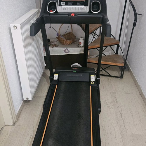 Amila Valma F200PI treadmill like new, foldable