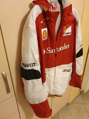 Puma Ferrari windbreaker waterproof jacket XXL like new