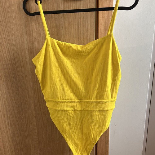 Nadia Rapti swimsuit size medium new, yellow