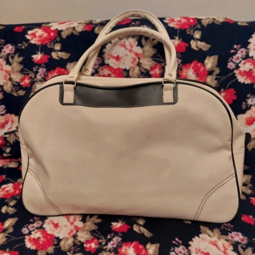 Elle travel bag used, white and cream