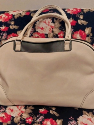 Elle travel bag used, white and cream