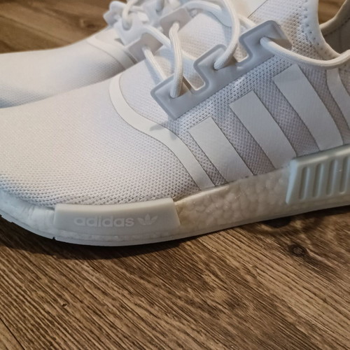 Adidas NMD R1 men's sports shoes, white, size 44