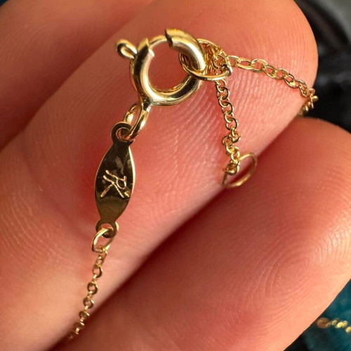 Mama necklace with 9K gold chain, like new, decorated with zircon stones