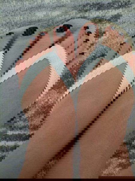 λευκές σαγιονάρες havaianas