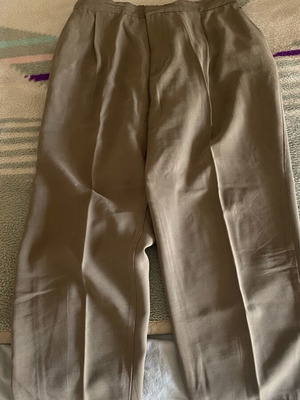 Zara XL χακί παντελόνι σαν καινούργιο με λάστιχο στη μέση