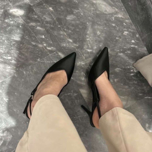 Ciaodea black pumps like new, size 40, low heel