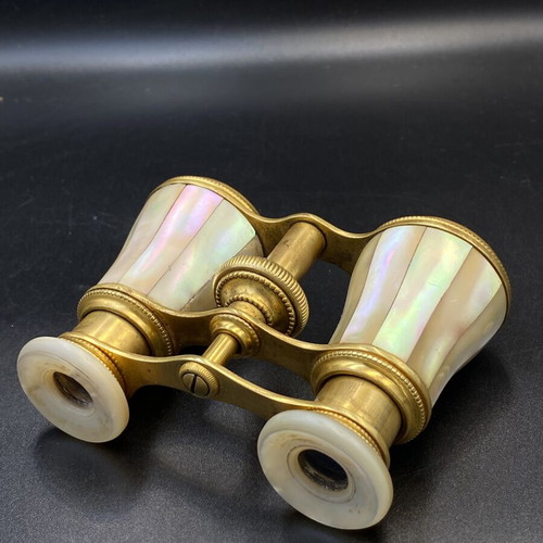 Opera Glasses Belle Époque like new, mother of pearl