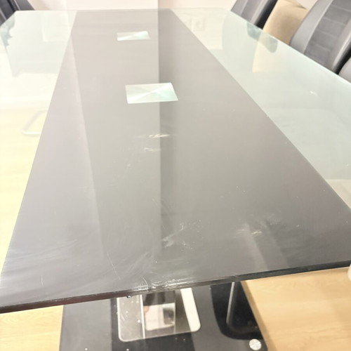 Glass dining table used 1.50x0.90 m