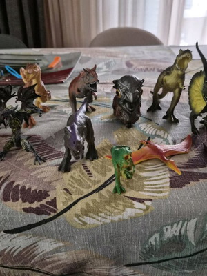 Dinosaur toy like new
