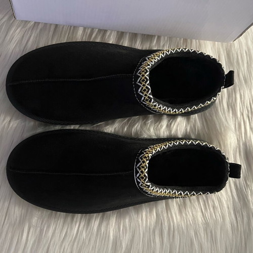 Women's black slippers new, closed design, comfortable