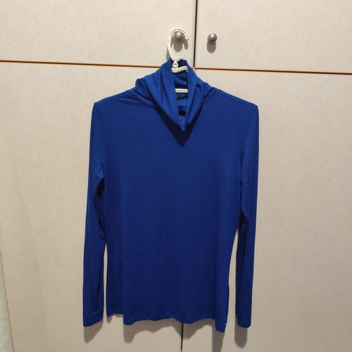 Blue turtleneck blouse like new made of viscose