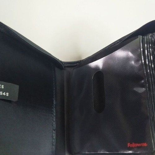 Fellowes portable CD case like new, capacity 24