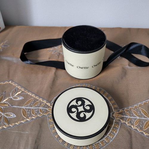 Oxette keepsake box like new, empty