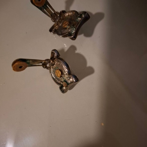 Vintage clip-on earrings used, white and silver