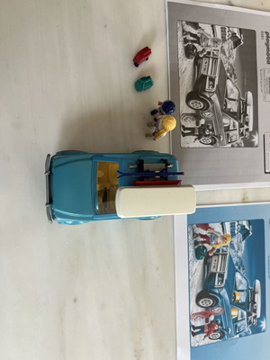 Playmobil 9281 Winter Family Car like new with instructions