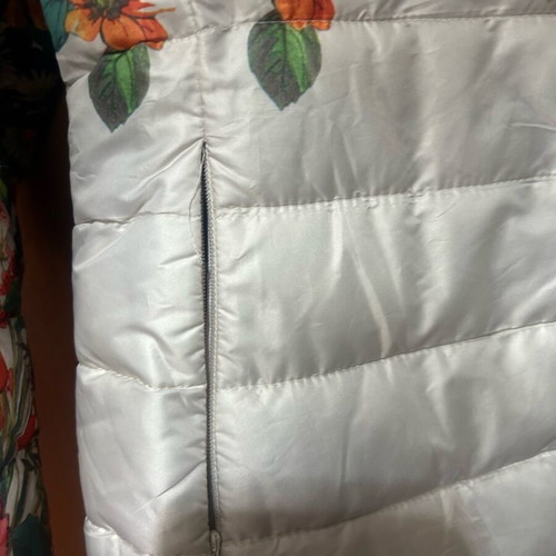 Women's jacket like new with floral print and stand-up collar