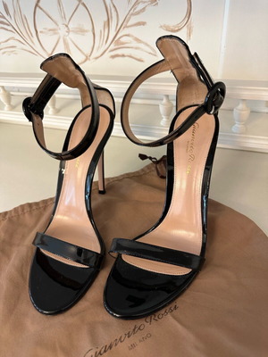 Gianvito Rossi Portofino 105 black sandals like new, size 38.5