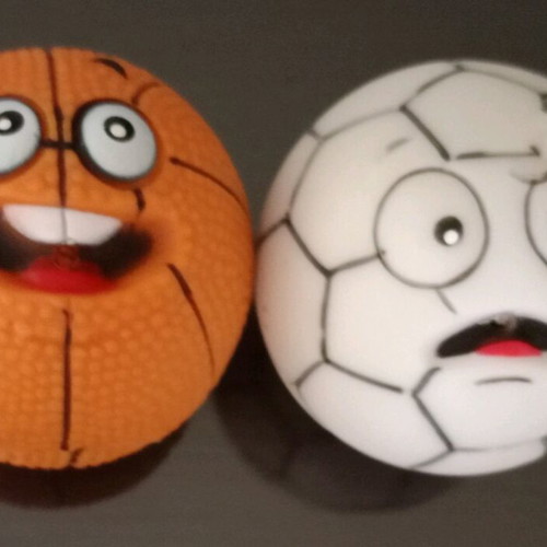 Set of 2 water-squirting balls with funny faces, like new