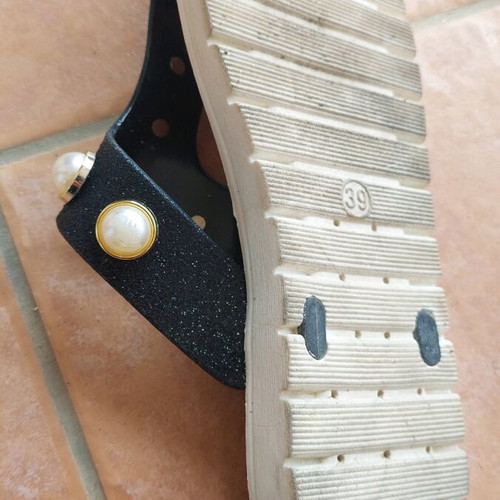 Slippers-sandals with studs like new, size 39, black and white