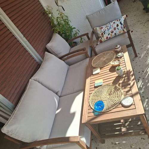Outdoor furniture set like new with loveseat, two armchairs and table