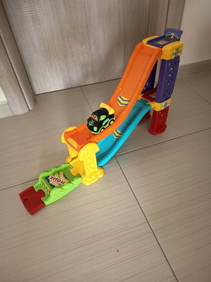 VTech Toot Toot race track like new for kids 1-5 years