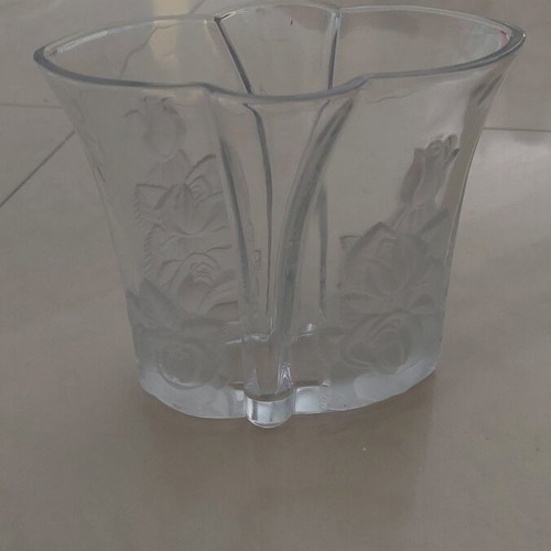 Glass container like new, height 15cm, width 15cm