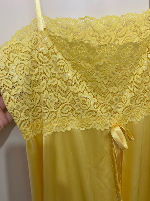 Sexy nightgown like new, size S, yellow