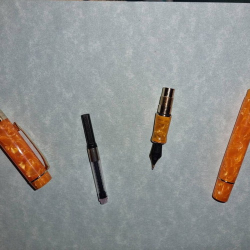 JinHao Century pen with medium nib and Arrow Clip, like new