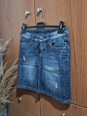 Denim skirt used, fits S/M with elasticity