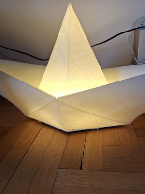 Skitsch Saily TA Design Lamp like new, collectible origami boat