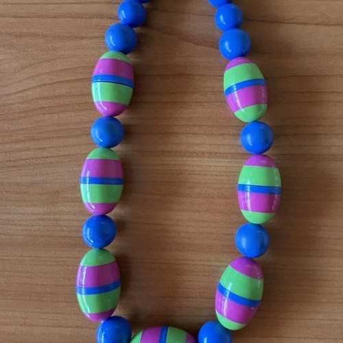Bone necklace set used, white and blue colors
