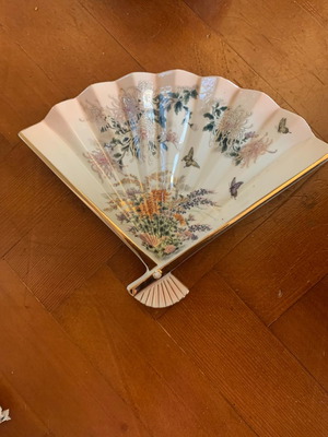 Πορσελάνινη βεντάλια Ιαπωνίας St Michael 1988 με μικρό ξεθώριασμα