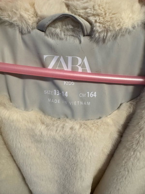 Zara half coat for girl 13-14 years like new with fur lining beige