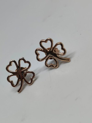 Four-Leaf Clover Earrings in Pink Gold Color like new