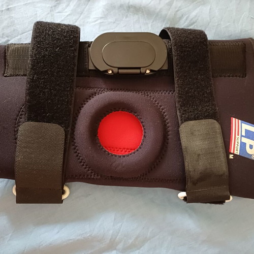 Orthopedic Knee Brace LP Support Medium, like new with metal hinges