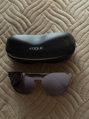 Vogue VO 4135 ασημί γυναικεία γυαλιά ηλίου