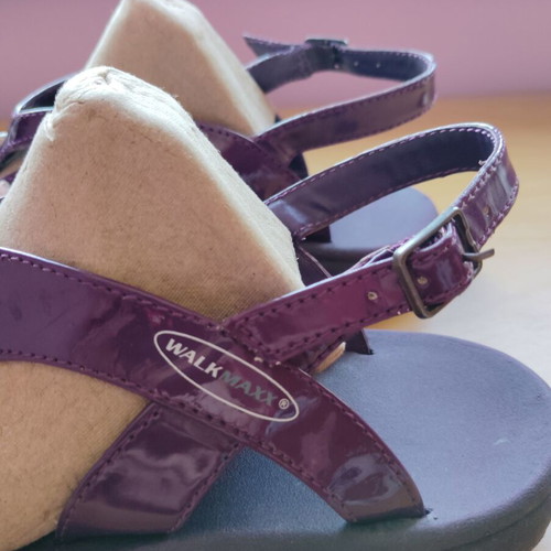Walkmaxx women's purple sandals like new, size 42