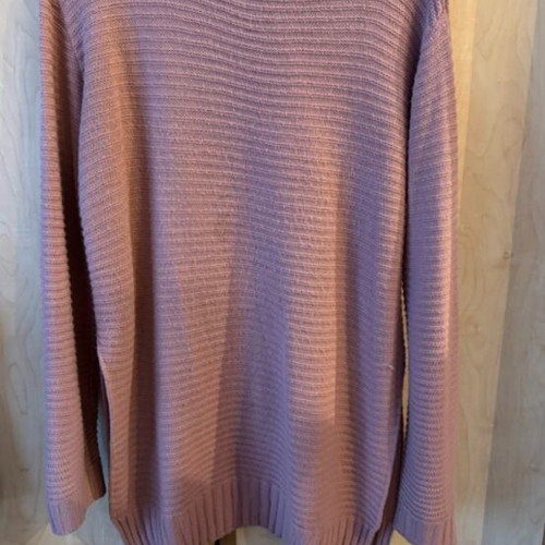 Long sweater Woolnet like new, pink and purple with side slit