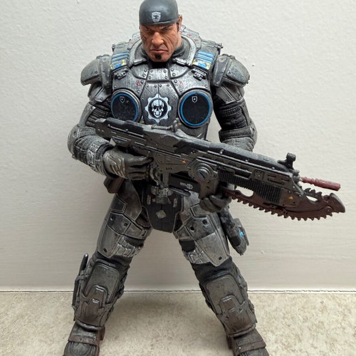 Neca Gears of War figures set of 4 like new
