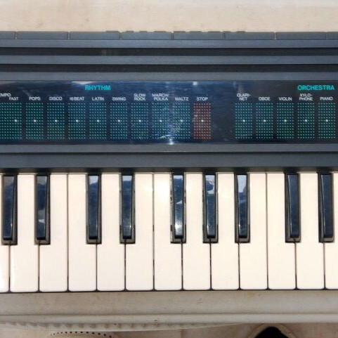 Yamaha potasound PSS-130 synthesizer organ used with power adapter
