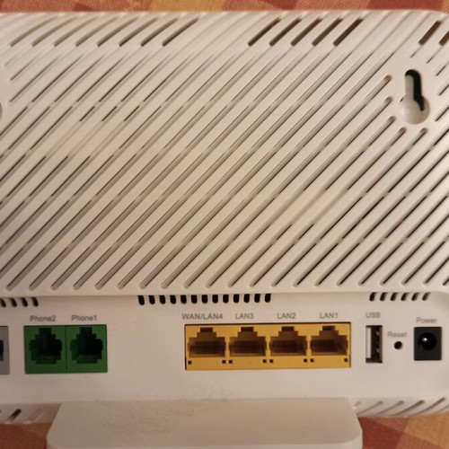 Router Huavei για 100 mbps σαν καινούργιο