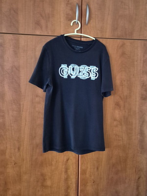 Guess T-shirt size M used, black