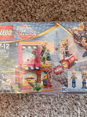 Lego DC Harley Quinn to the Rescue 41231 used collectible set